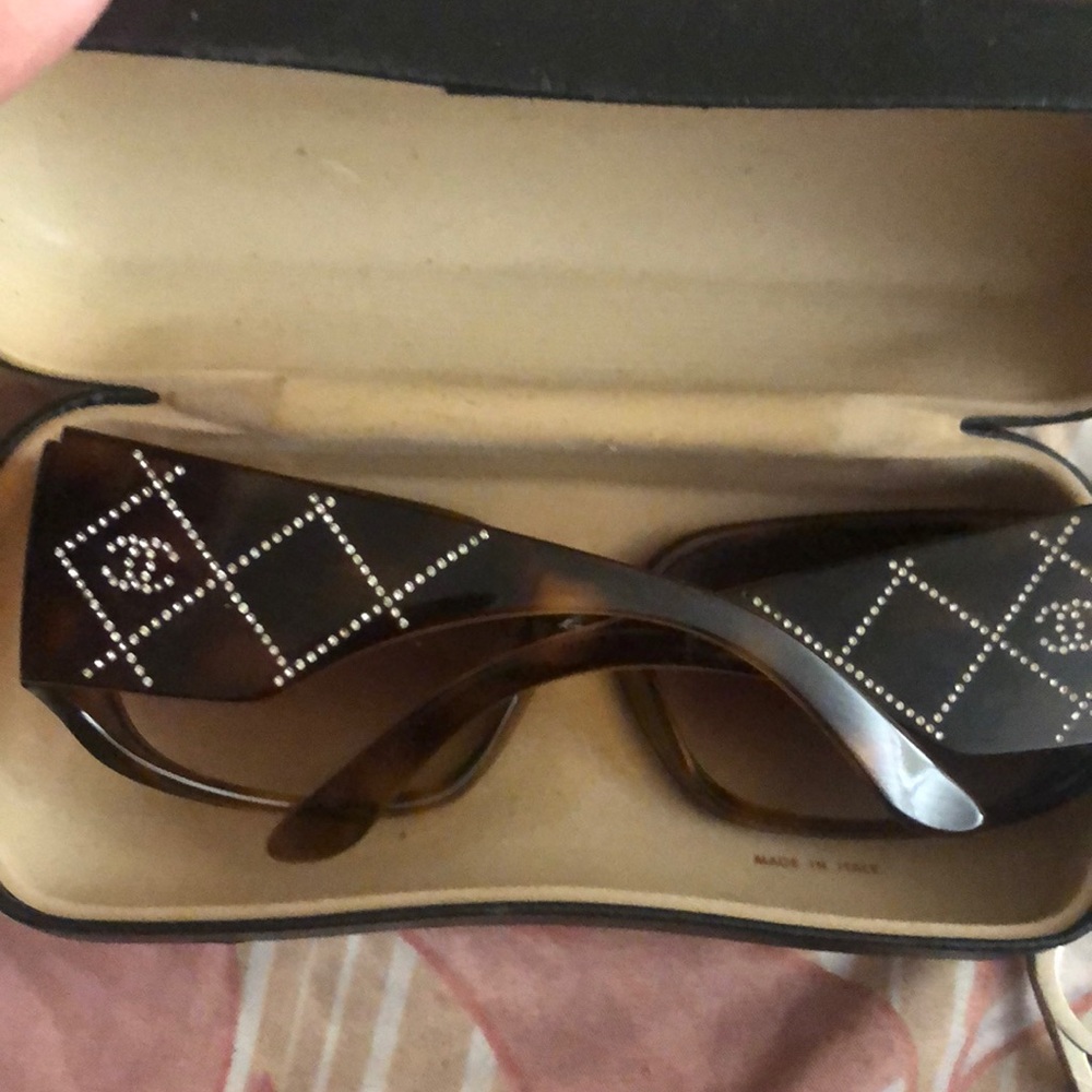 Chanel sparkle shades brown like-new case included - Picture 5 of 16